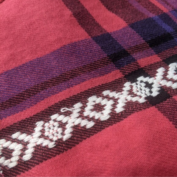 American Eagle Plaid Boyfriend Shirt  XS Pink Western Aztec Embroidered Womens - Picture 9 of 9